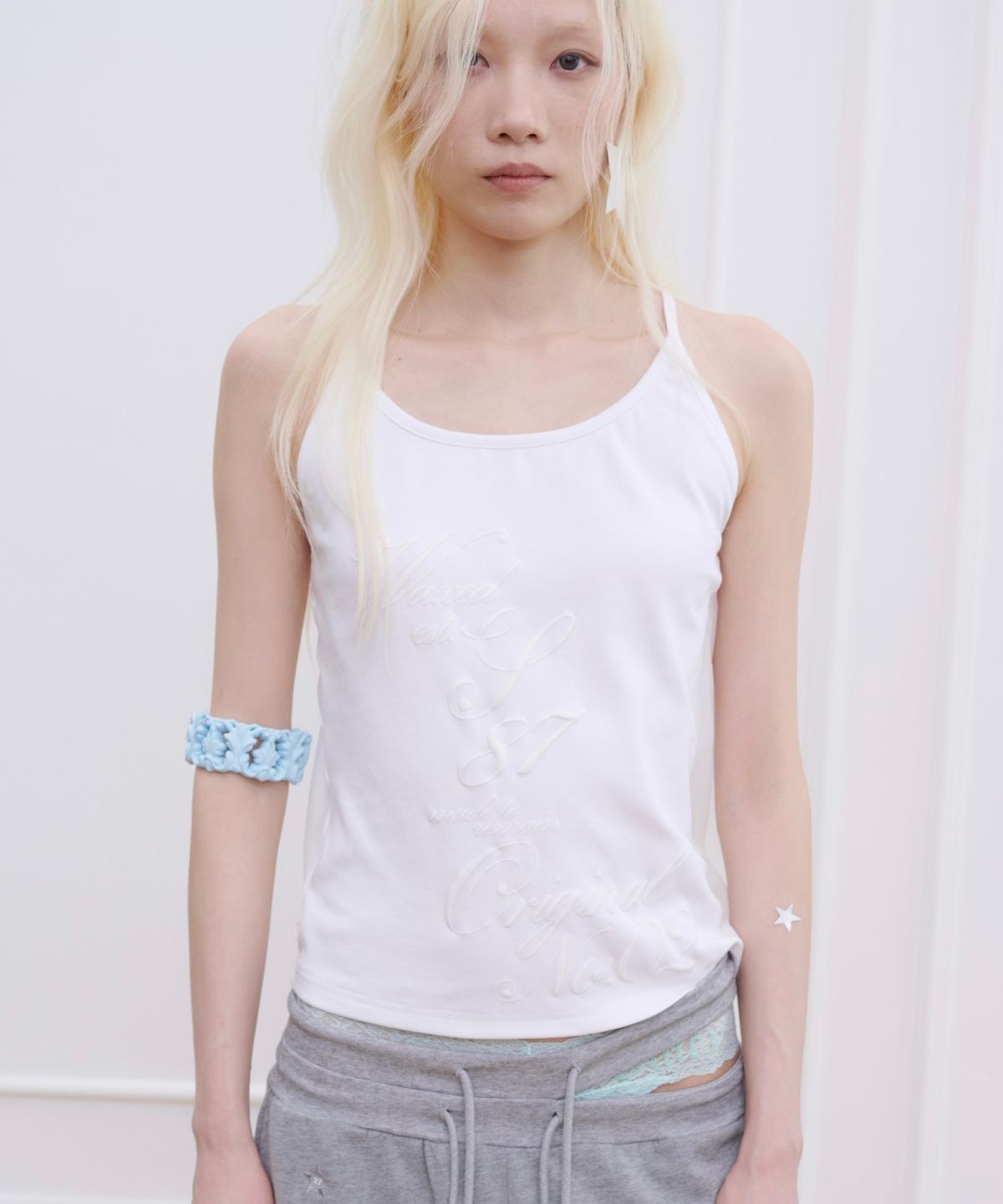 소르베룸(SORVETROOM) Embossed Frill Sleeveless