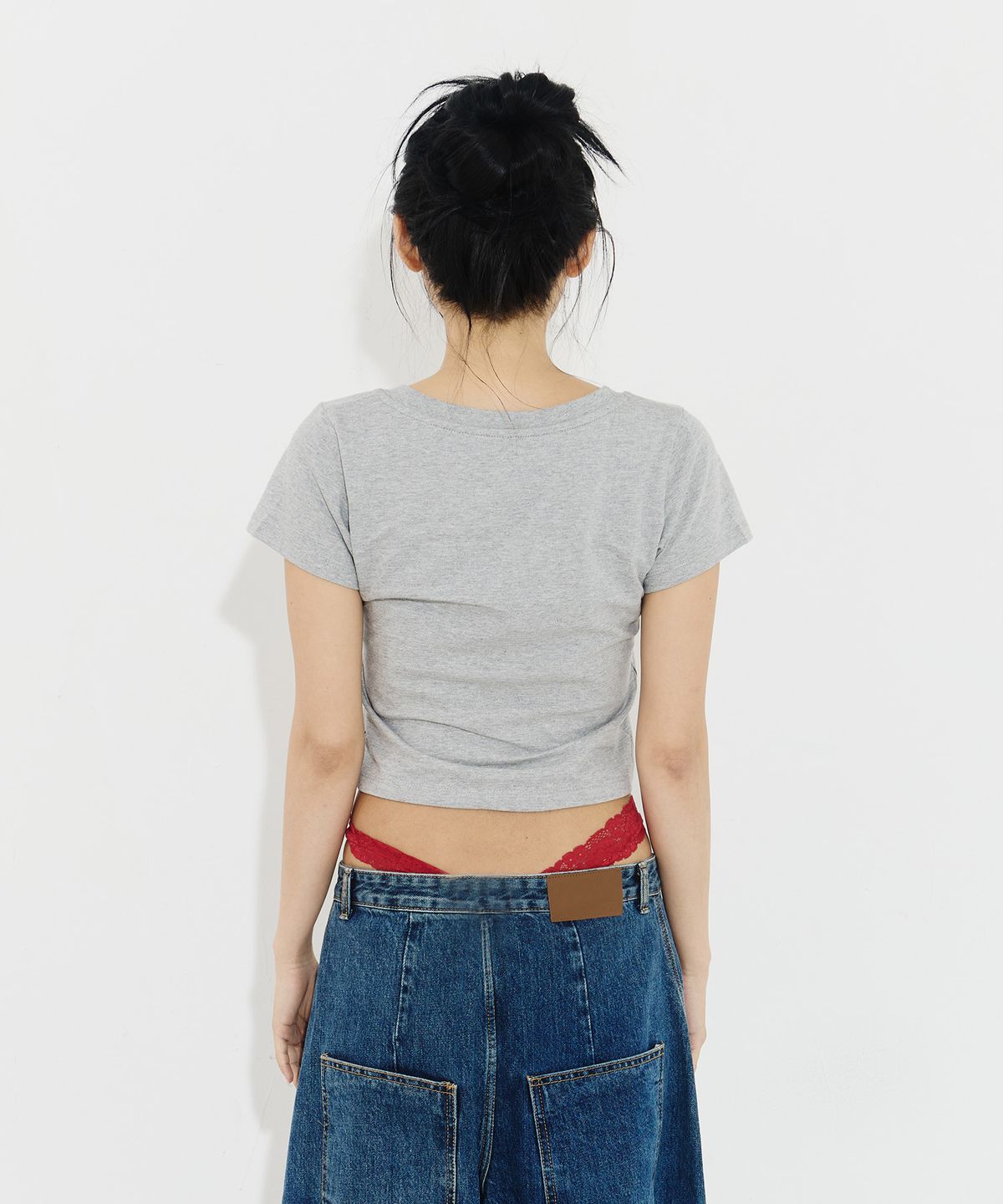 기머(GIMOR) [Gimor X Drunktxt X Khaki Studio] Turn On The A/C Now Baby Tee Gray