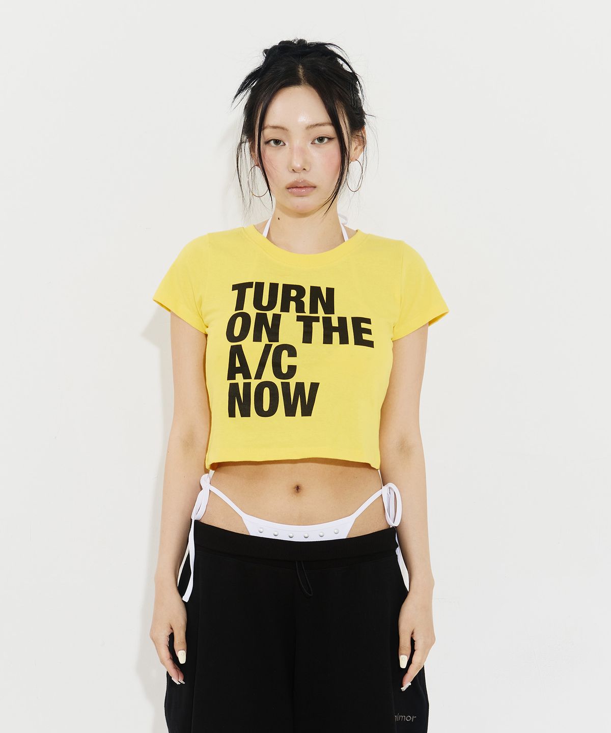 기머(GIMOR) [Gimor X Drunktxt X Khaki Studio] Turn On The A/C Now Baby Tee Yellow