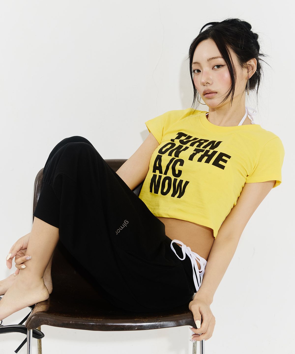 기머(GIMOR) [Gimor X Drunktxt X Khaki Studio] Turn On The A/C Now Baby Tee Yellow
