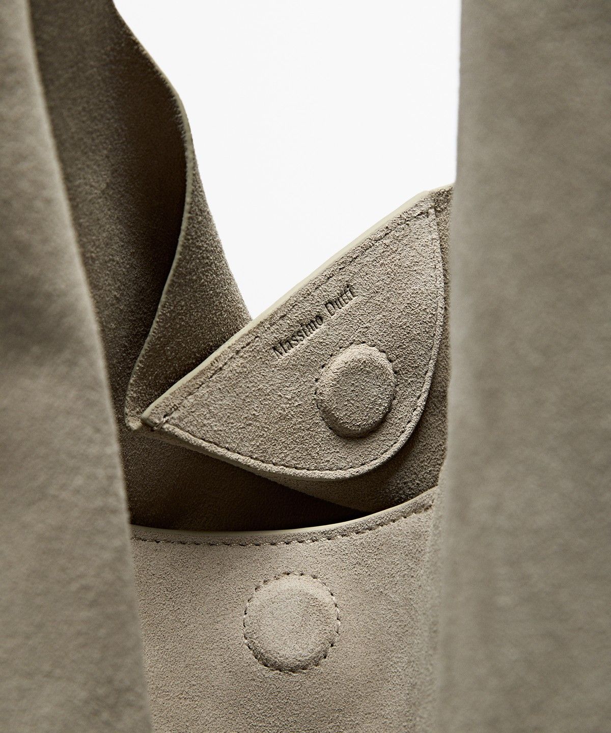 마시모두띠(MASSIMO DUTTI) 스플릿 스웨이드 맥시 숄더백