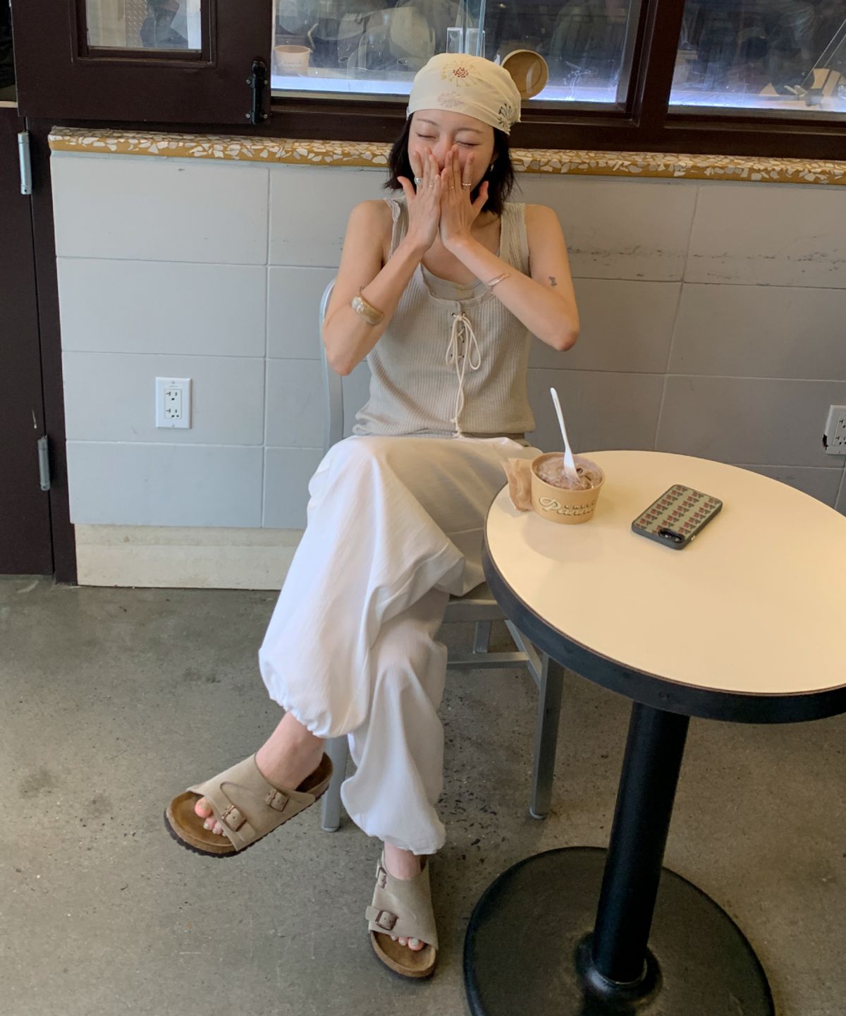 토아베(TOAVE) Lace-Up Ribbed Sleeveless T-Shirt (Beige)