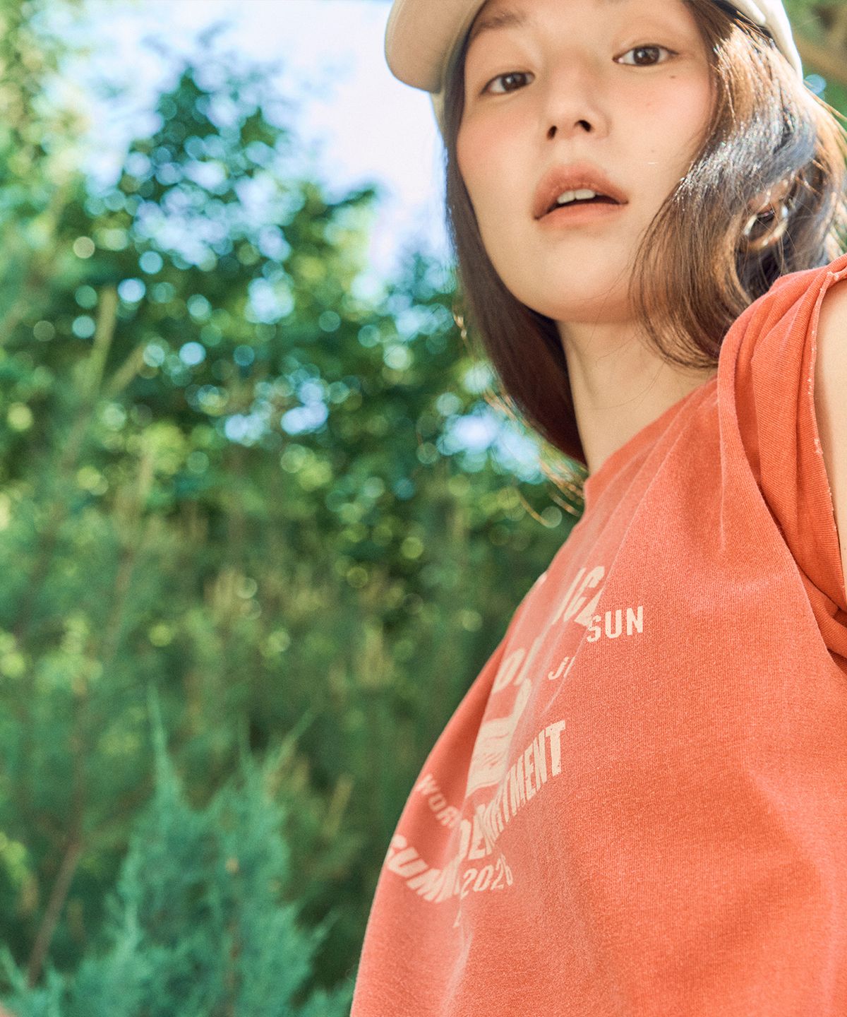 이우트(EEUT) OUT OF OFFICE T-SHIRT / RED