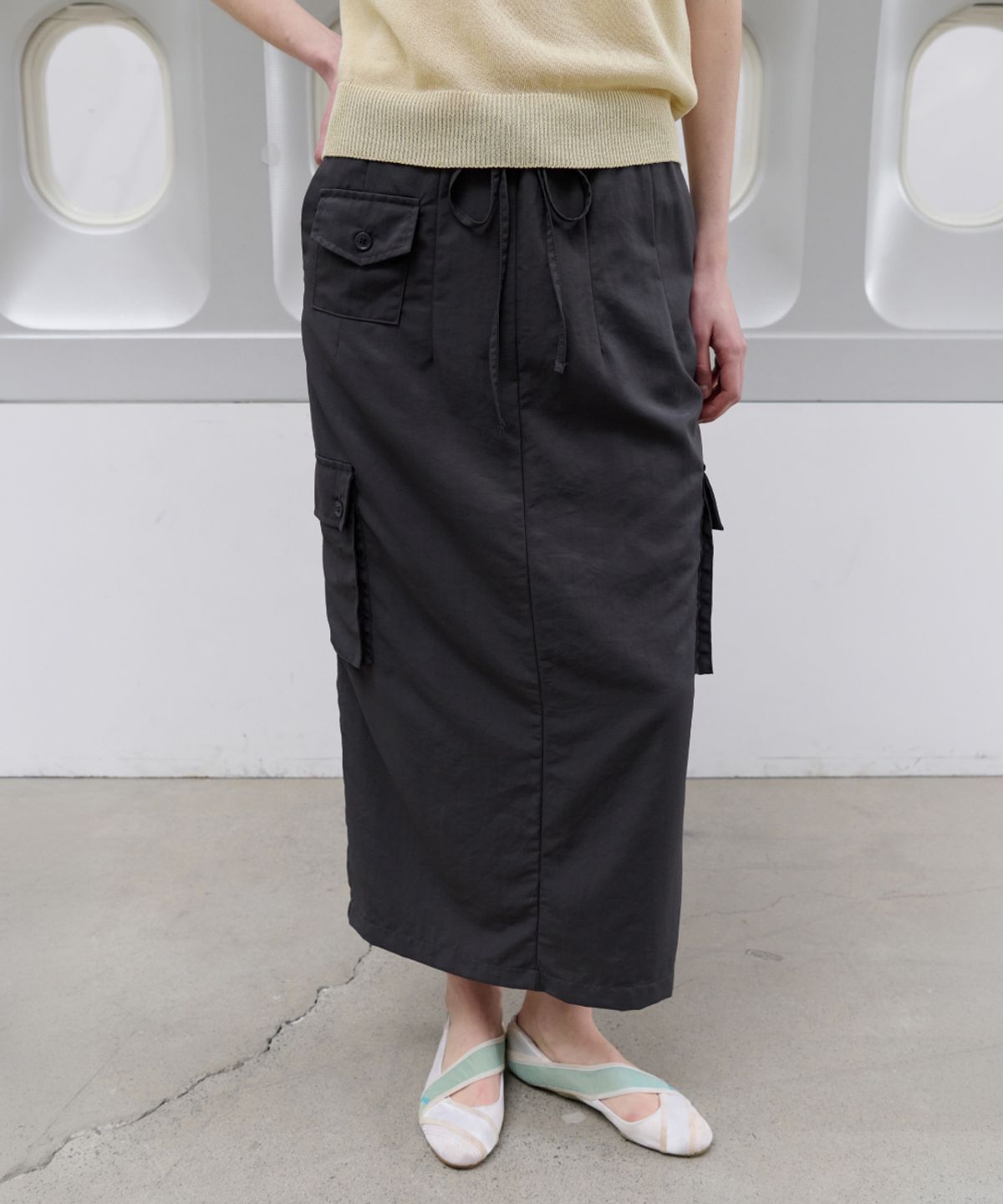 토아베(TOAVE) Three-Pocket Nylon Long Skirt (Charcoal)