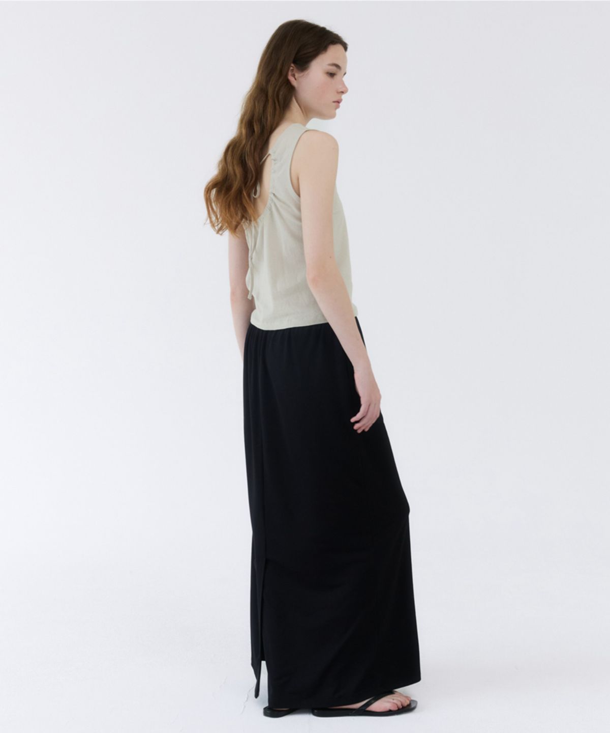 지비에이치 어패럴(GBH APPAREL) BACK OPEN BOW POINT TOP / BEIGE