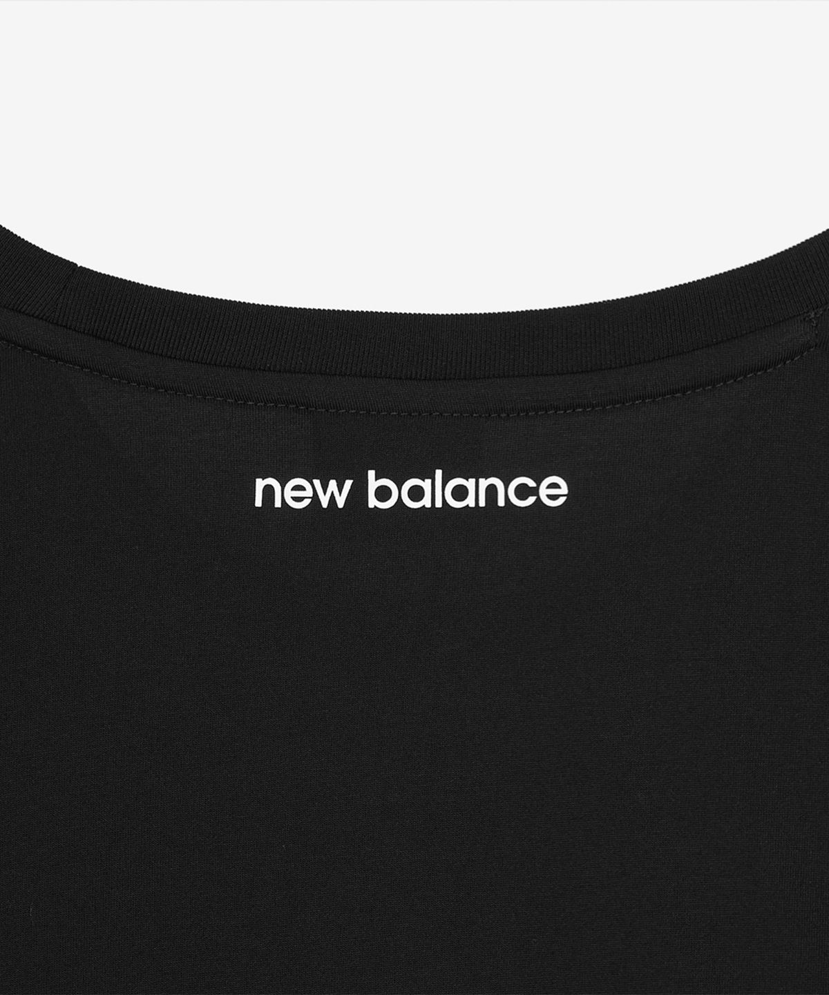 뉴발란스(NEW BALANCE) NBNEGCO201 / UNI 에센셜 스몰로고 반팔티 (BLACK)