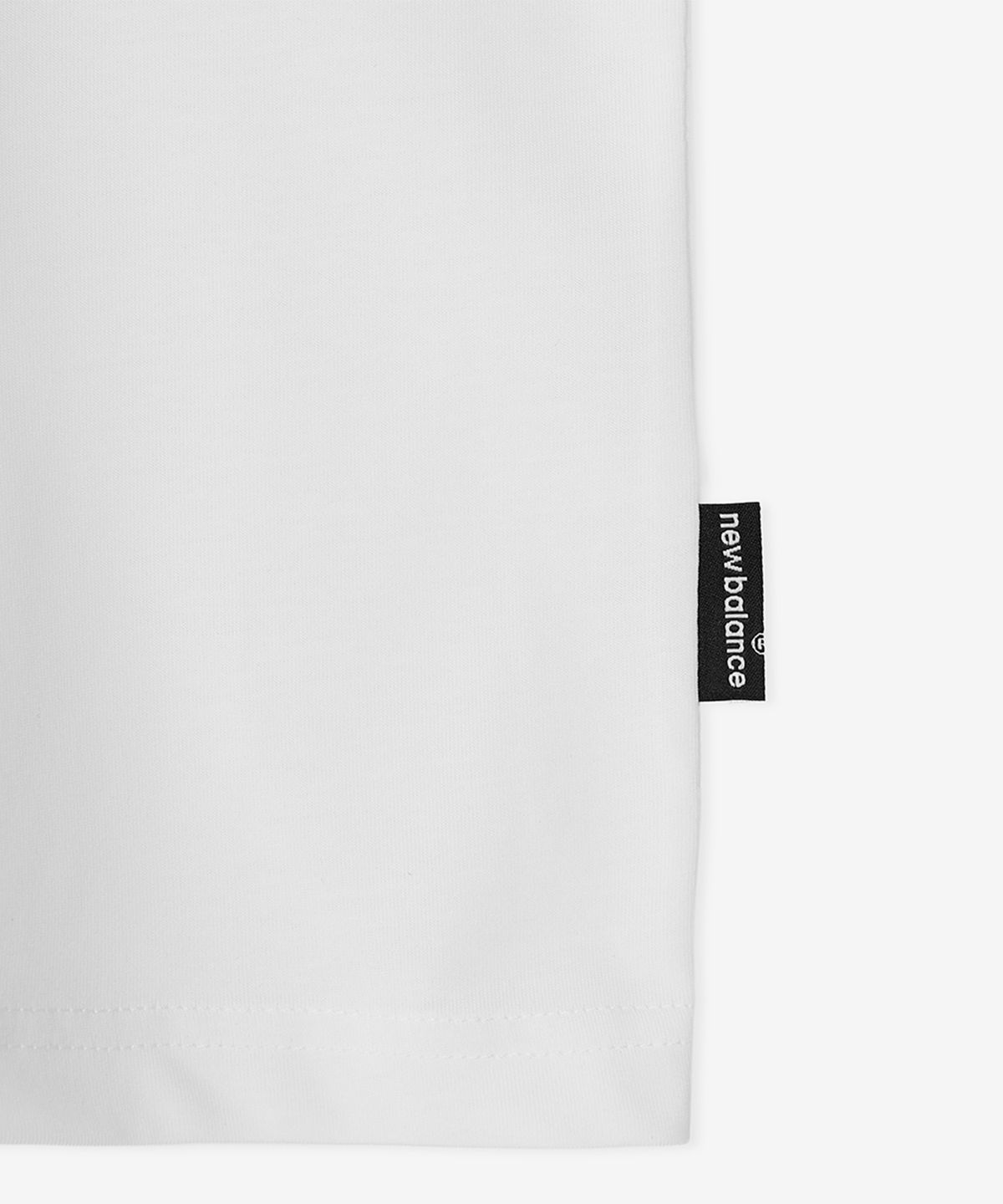 뉴발란스(NEW BALANCE) NBNEGCO201 / UNI 에센셜 스몰로고 반팔티 (WHITE)