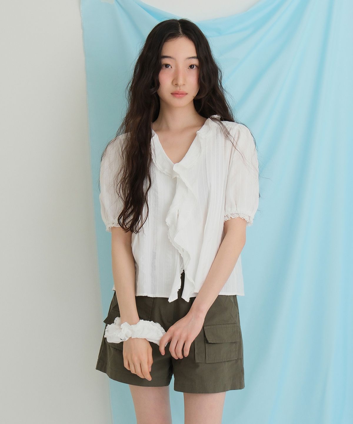 모의(MOUI) Ruffle lace blouse (O/WHITE_half sleeve)