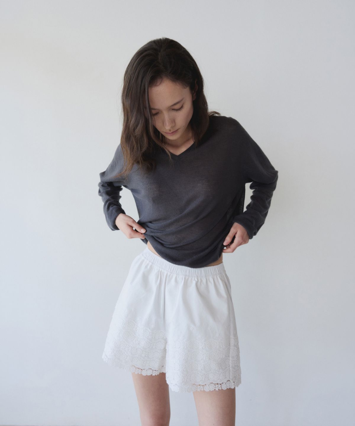 이어닝(YEARNING) LACE TRIM BANDING SHORTS, WHITE