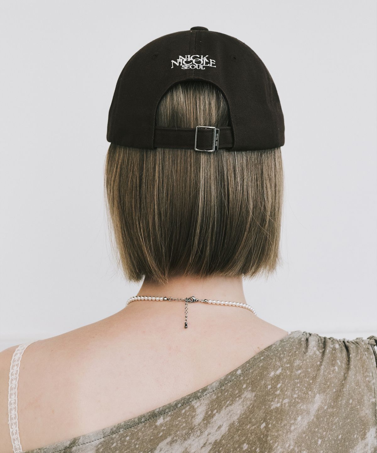 닉앤니콜(NICK&NICOLE) MINI BUTTERFLY BLINK BALL CAP_BROWN CREAM