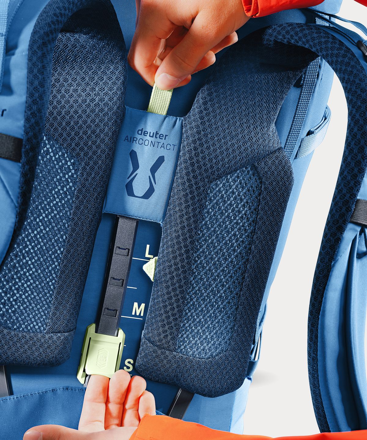 도이터(DEUTER) 에어컨택트 코어 60+10