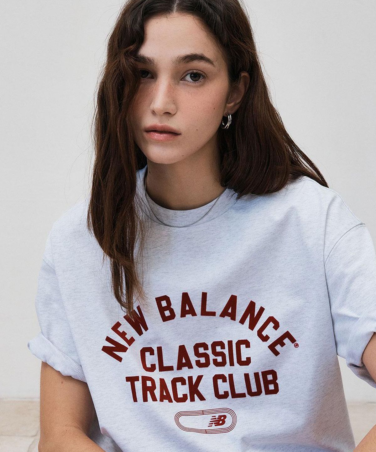 뉴발란스(NEW BALANCE) NBNEGCO217 / UNI 트랙 클럽 반팔티 (L/GRAY)