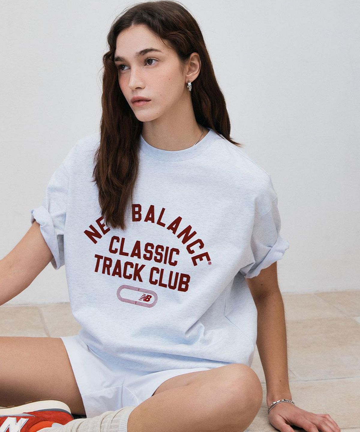 뉴발란스(NEW BALANCE) NBNEGCO217 / UNI 트랙 클럽 반팔티 (L/GRAY)