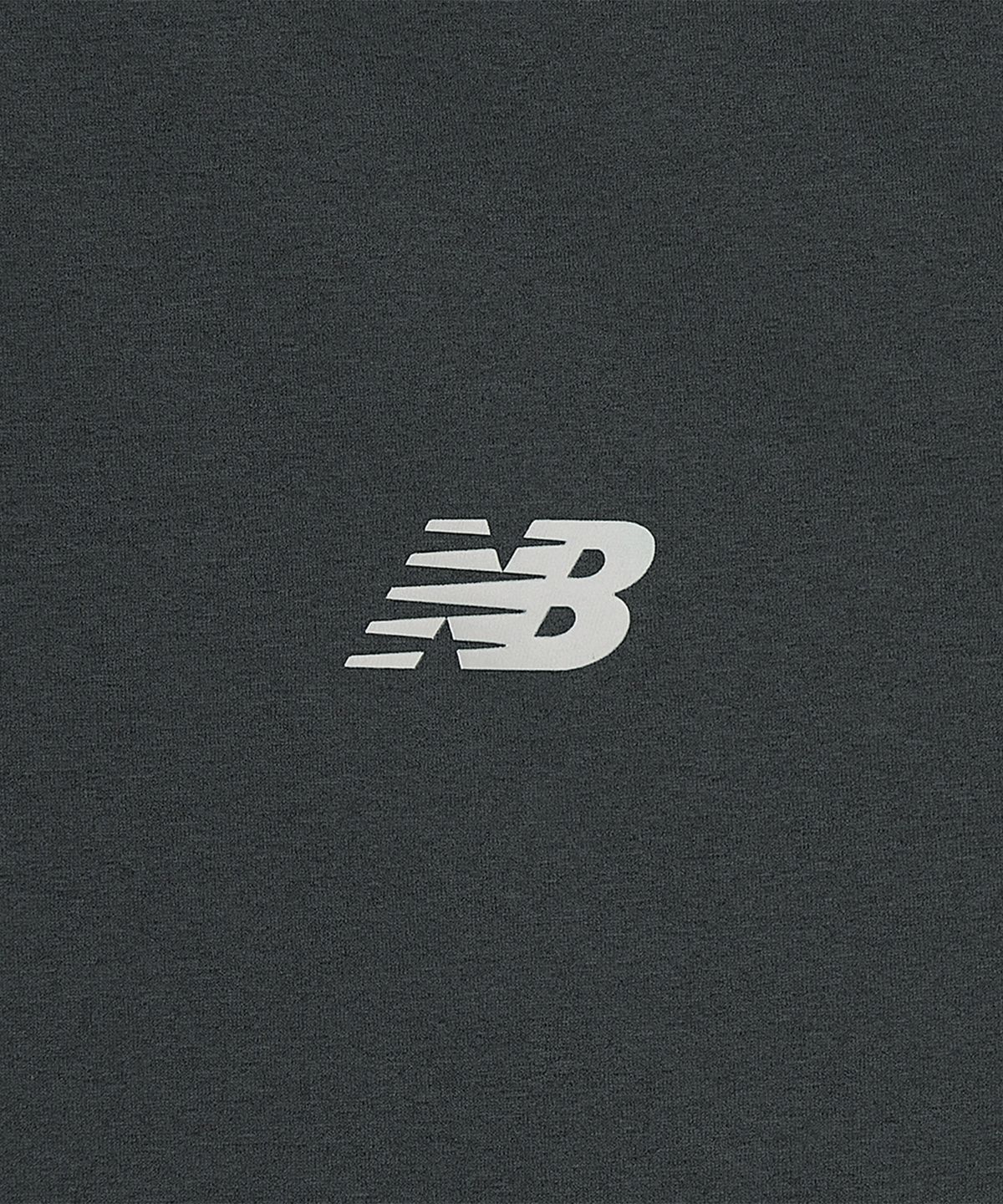 뉴발란스(NEW BALANCE) NBNEGCO210 / UNI FROZEN 스몰로고 반팔티 (CHARCOAL)