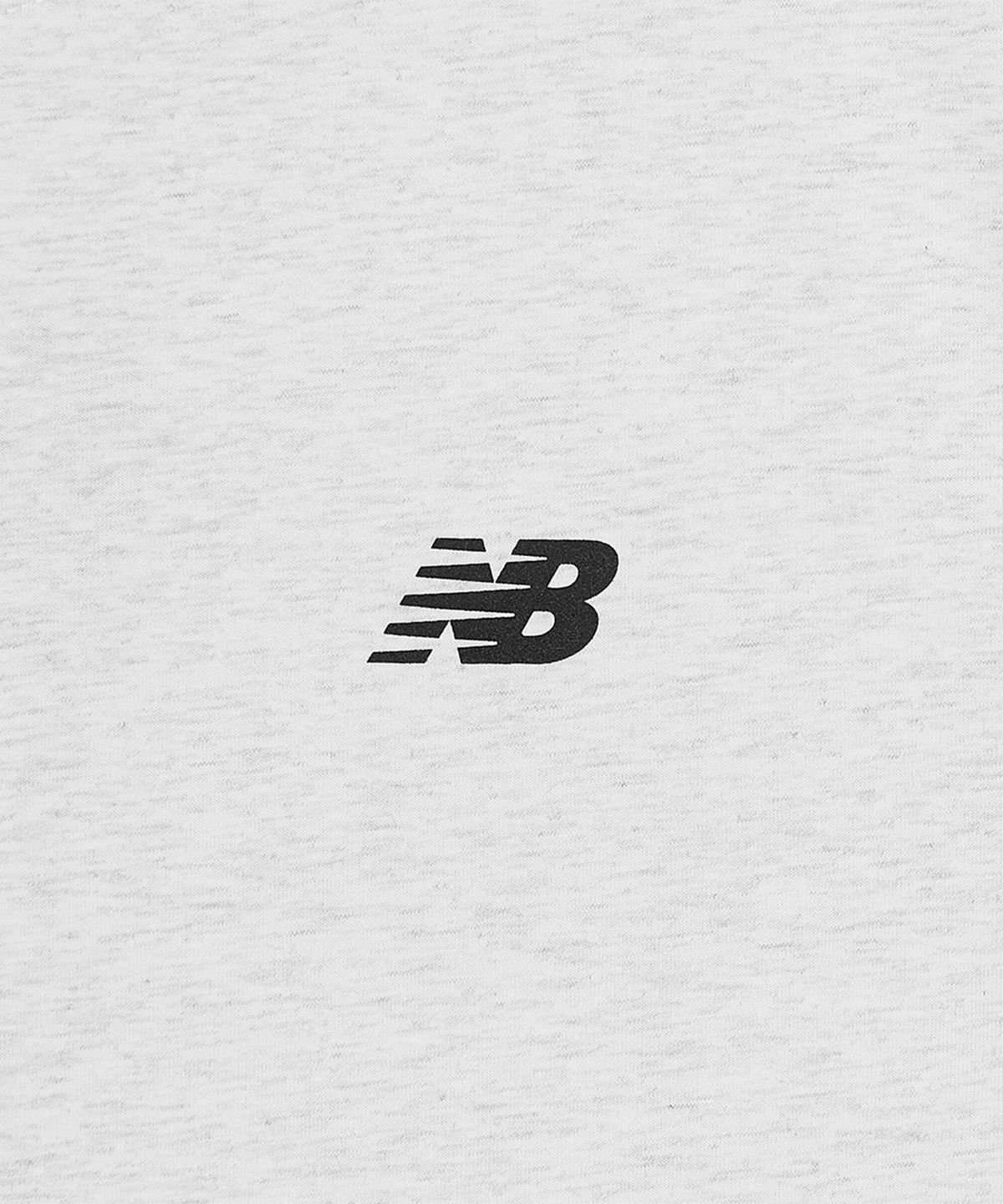 뉴발란스(NEW BALANCE) NBNEGCO201 / UNI 에센셜 스몰로고 반팔티 (L/GRAY)
