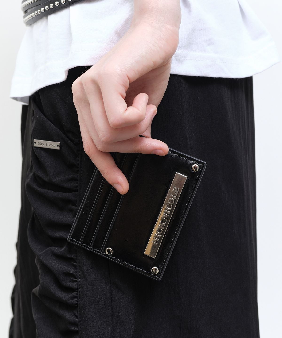 닉앤니콜(NICK&NICOLE) METAL RIVET LEATHER CARD WALLET_BLACK