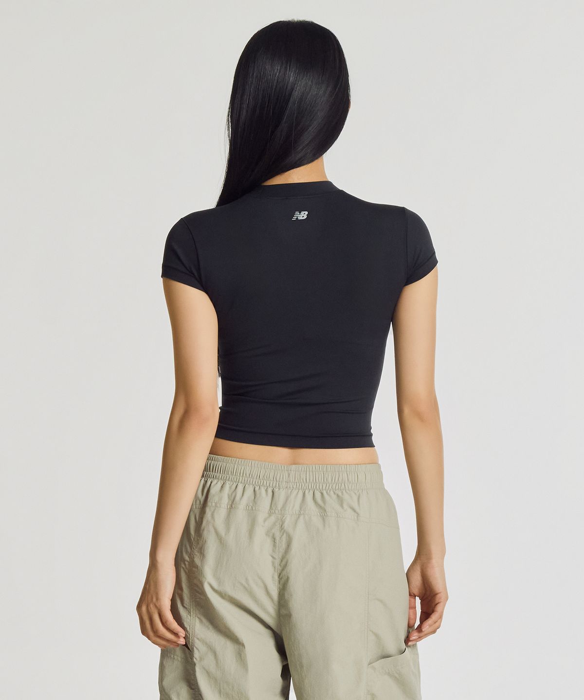 뉴발란스(NEW BALANCE) NBNEG2V432 / WOMEN 디파인 반팔티 (BLACK)
