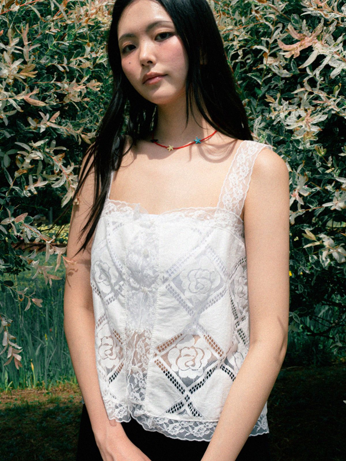 모로아(MOROA) 아가일 로즈레이스 나시-화이트