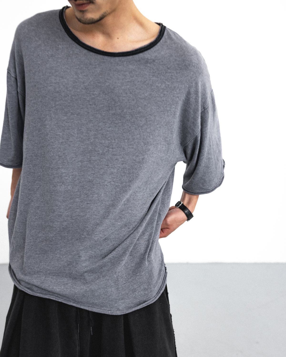 앵글런(ANGLAN) Soft Cut-Off Tee - Grey