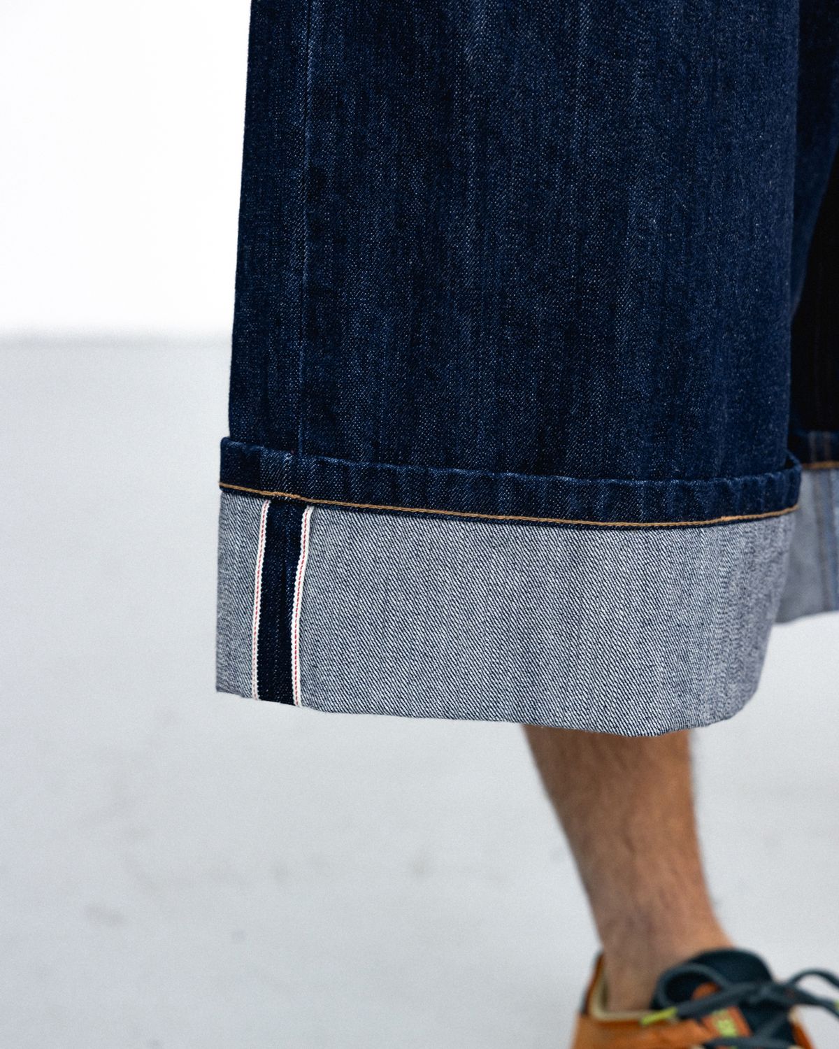앵글런(ANGLAN) Turn-up Selvedge Denim Half Pants - Indigo