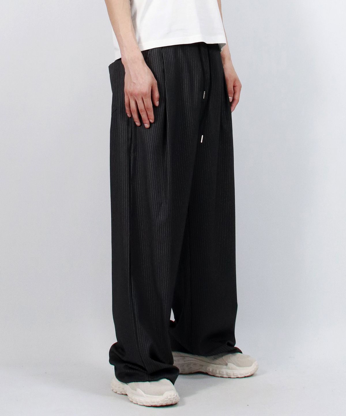 드마크(DEMARC) M Pin Stripe Slacks Semi-Wide One-Tuck Pants