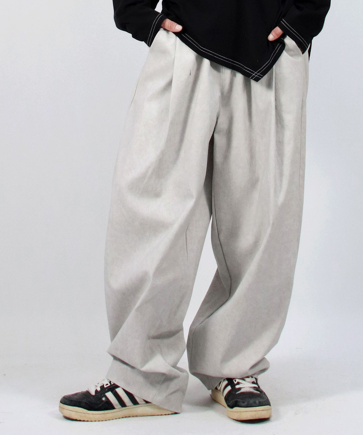 드마크(DEMARC) M Grunge washing side one tuck curved wide pants Gray