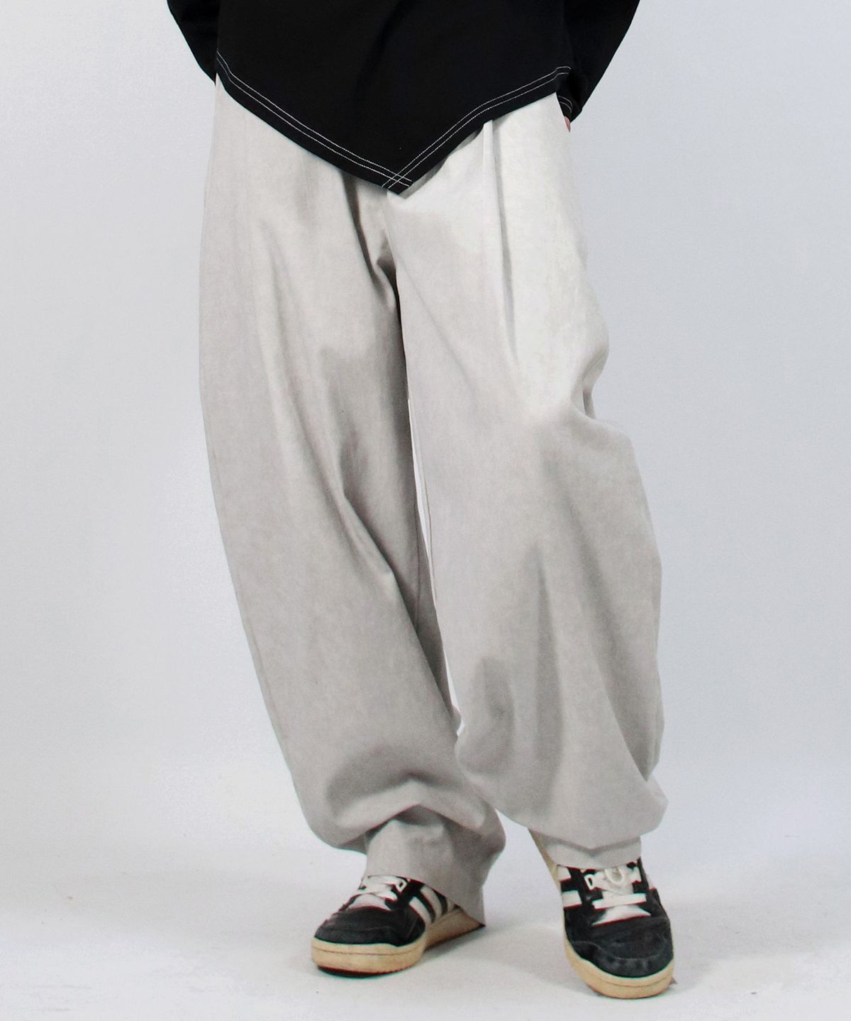 드마크(DEMARC) M Grunge washing side one tuck curved wide pants Gray
