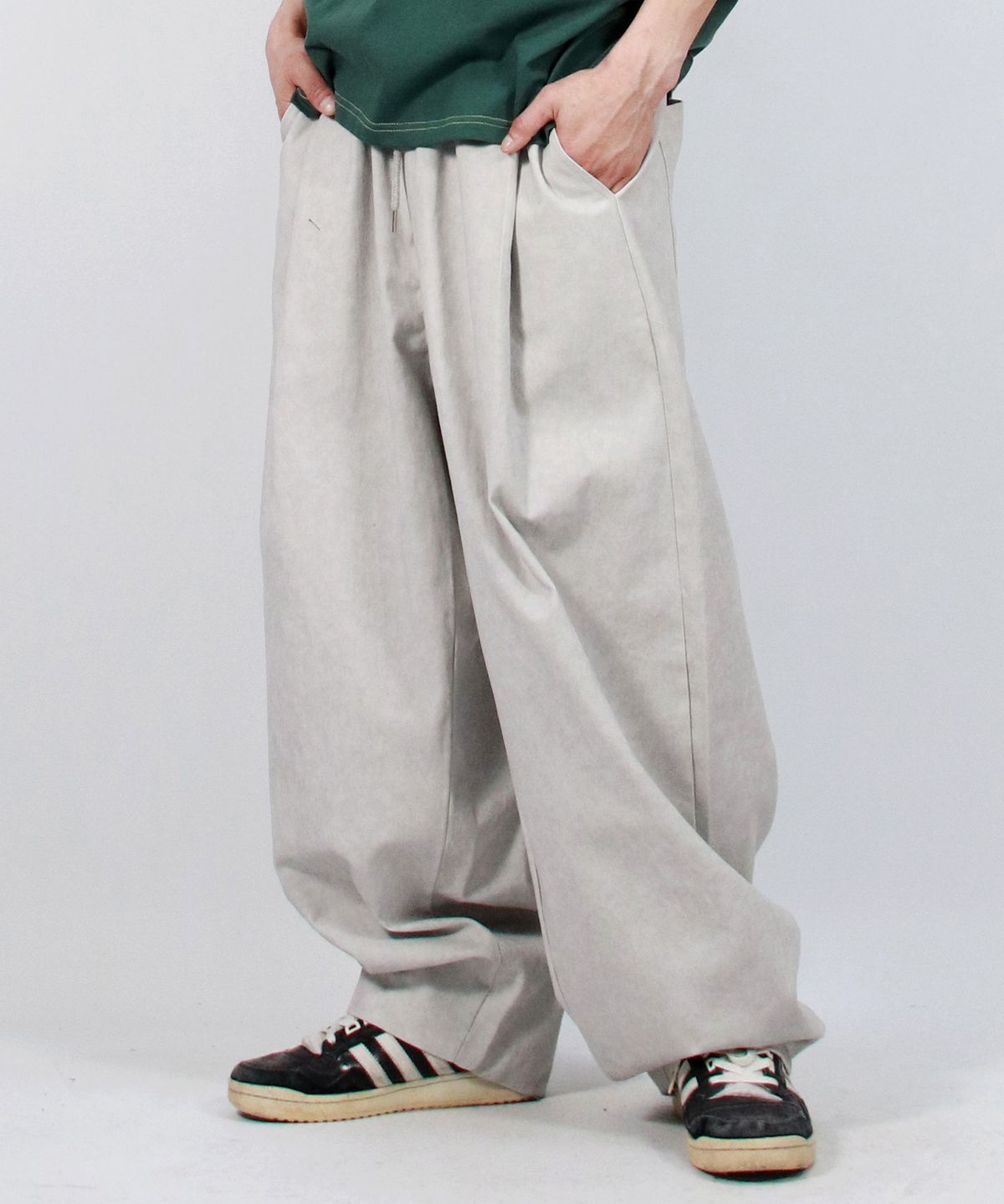 드마크(DEMARC) M Grunge washing side one tuck curved wide pants Gray