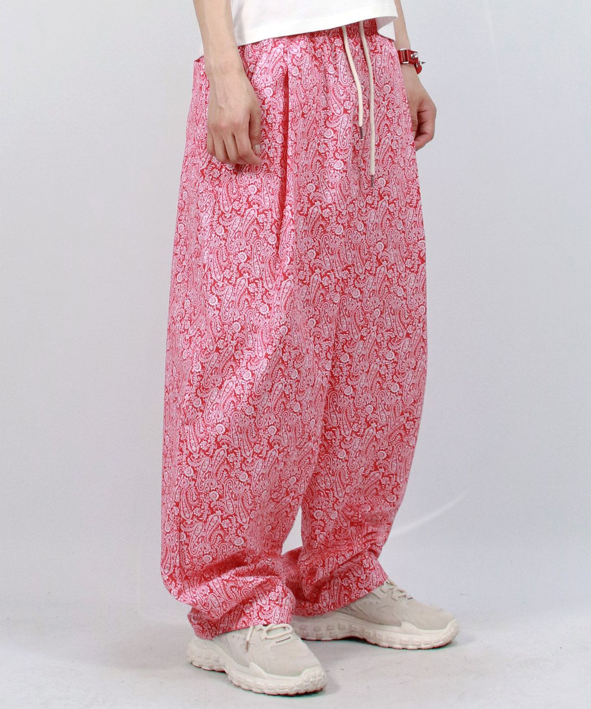 드마크(DEMARC) M Paisley side one tuck curved wide pants  Red