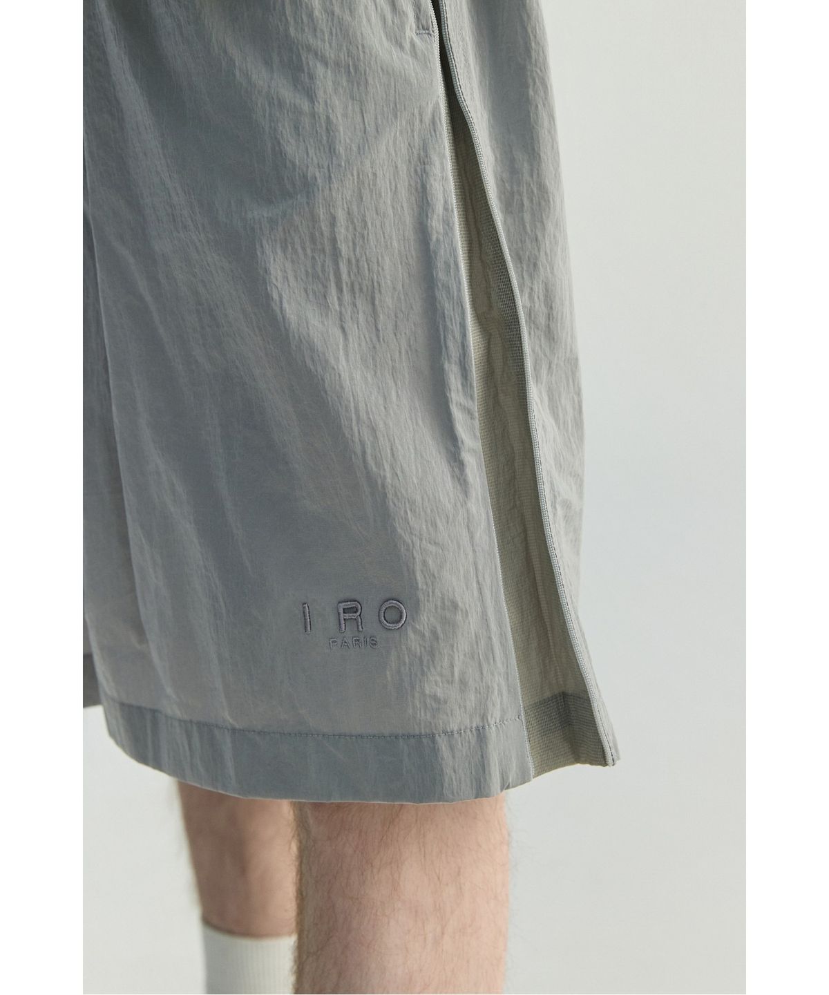 이로(IRO) Rafales 메탈나일론 메쉬배색 버뮤다 쇼츠 Grey