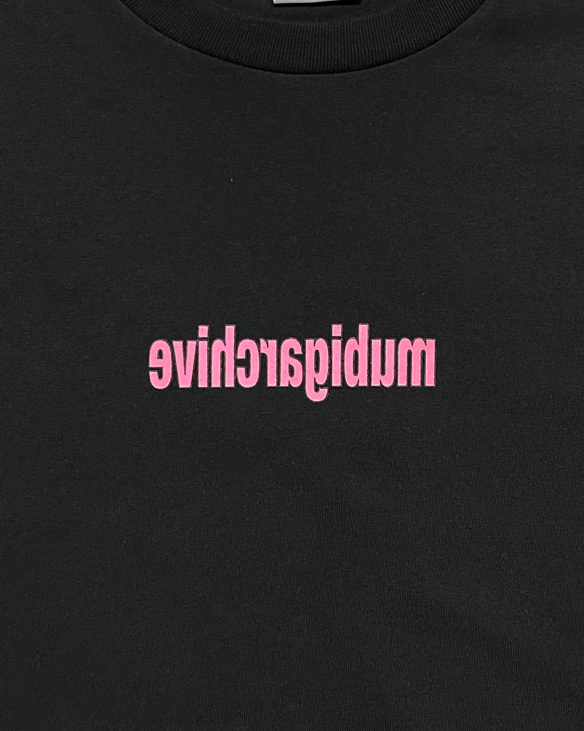 무비그아카이브(MUBIG.ARCHIVE) Reversed Logo Tee (Pink)