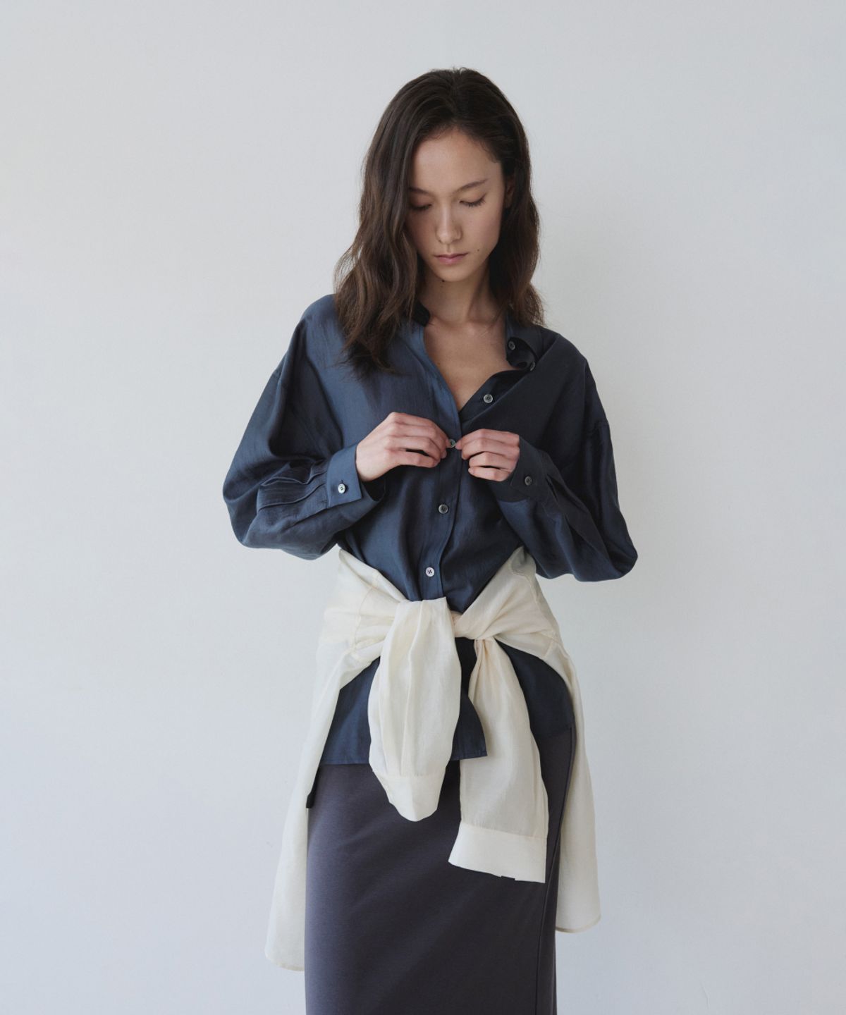 이어닝(YEARNING) LIGHT VEIL WRAP SHIRT, CHARCOAL