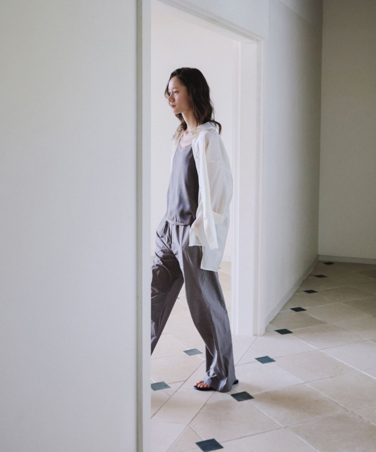 이어닝(YEARNING) LIGHT VEIL WRAP SHIRT, CREAM