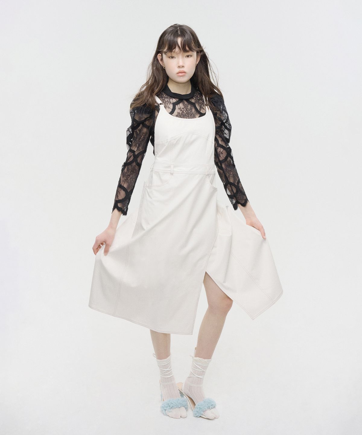 에이프런웨이(AIFERUNWAY) 룬 에이프런 화이트