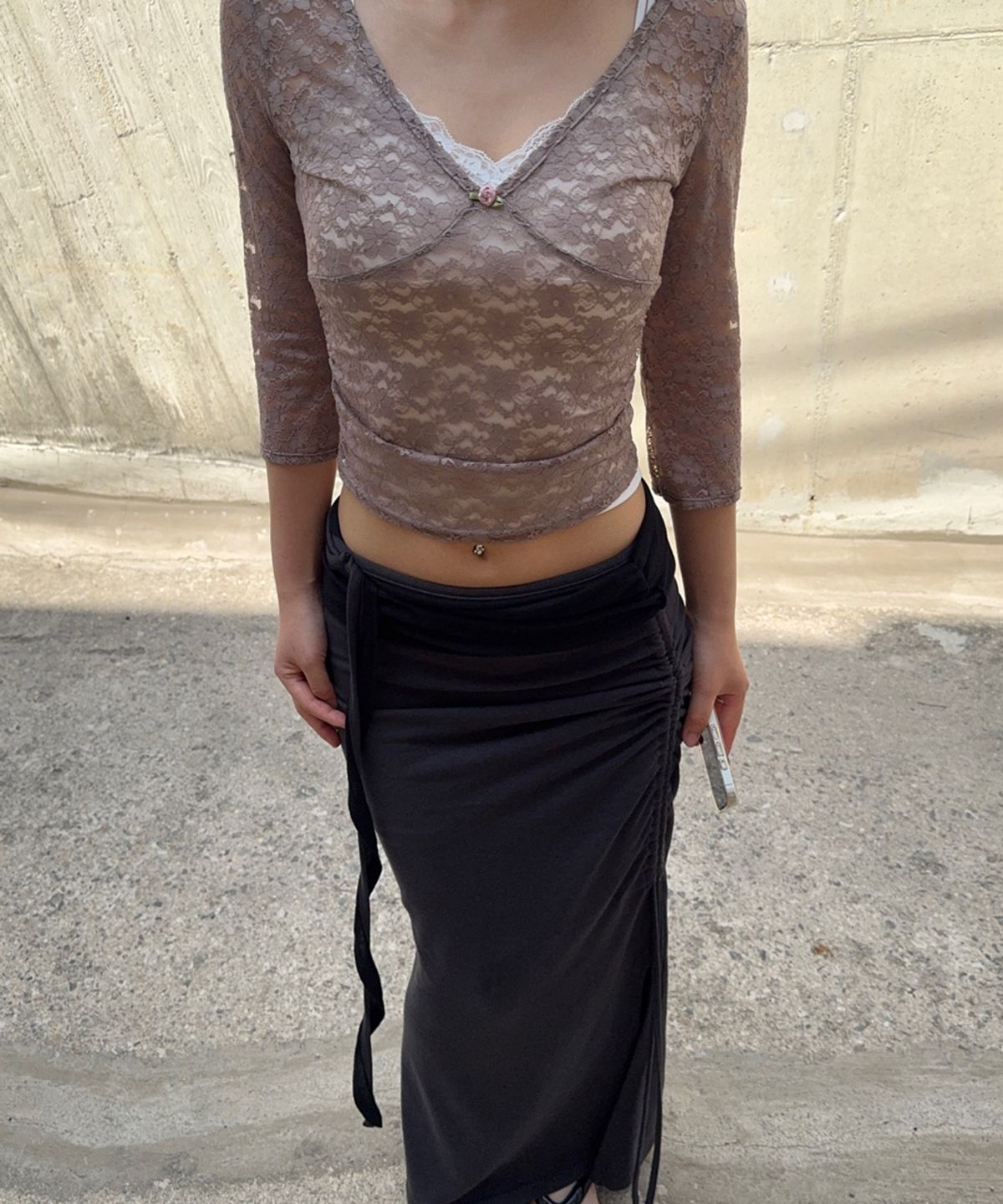 플리즈노팔로우(PLEASENOFOLLOW) Paige Long Sleeve Lace Top (Mocha beige)