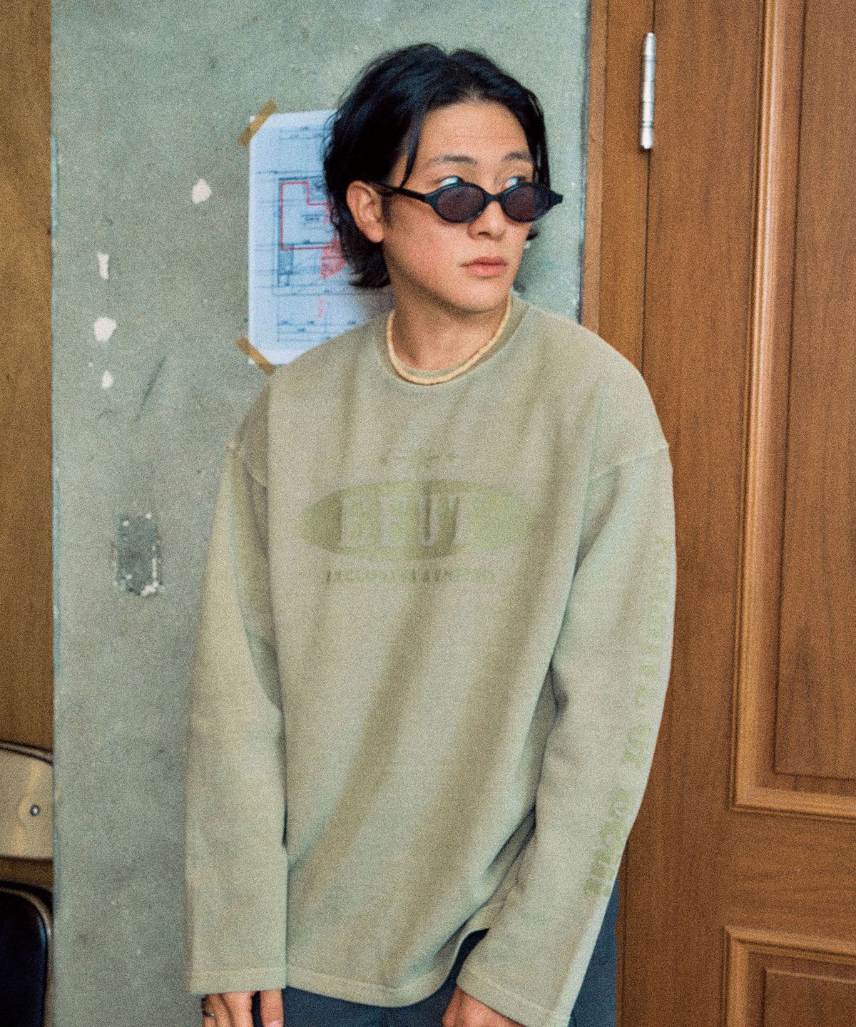 이우트(EEUT) PIGMENT DYED PK LONG SLEEVE / LIGHT KHAKI
