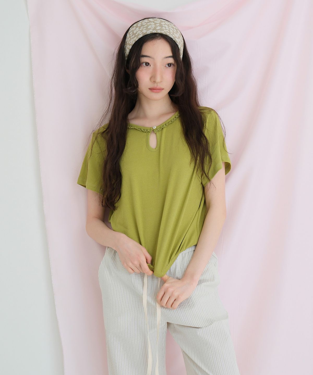 모의(MOUI) Hazel tee (OLIVE)