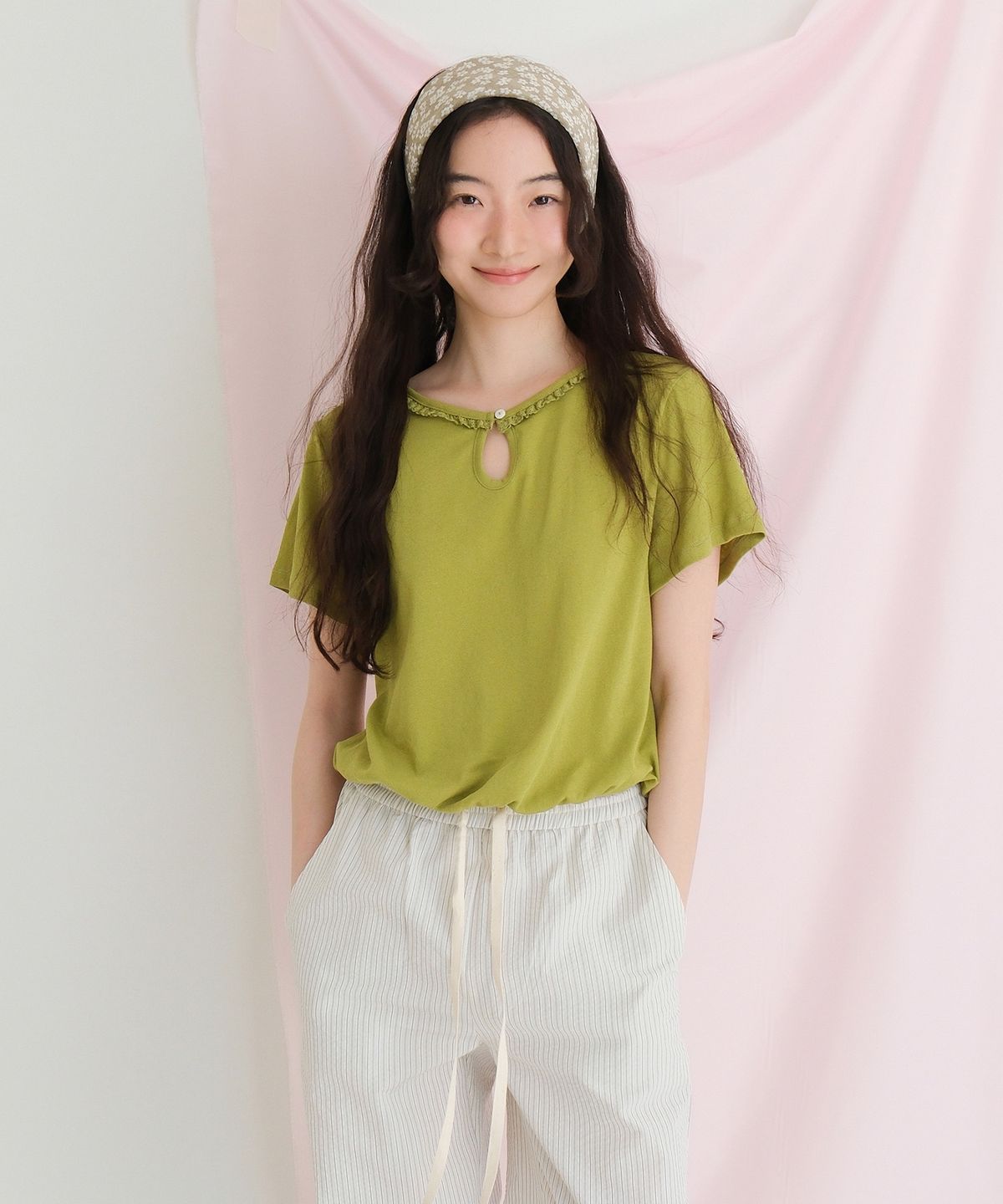 모의(MOUI) Hazel tee (OLIVE)