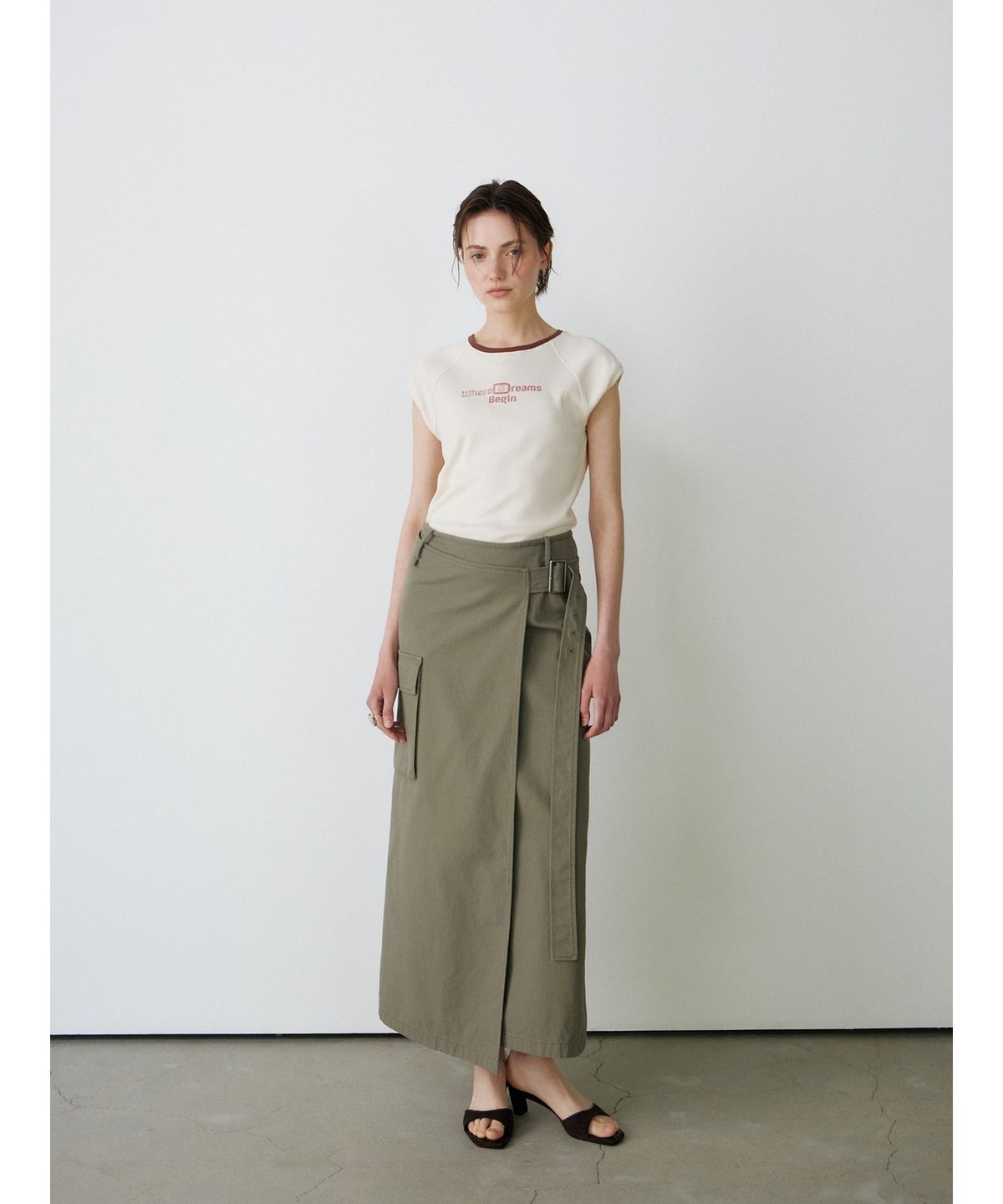 닌닛(NINNIT) Cap sleeve lettering t-shirt (CREAM)