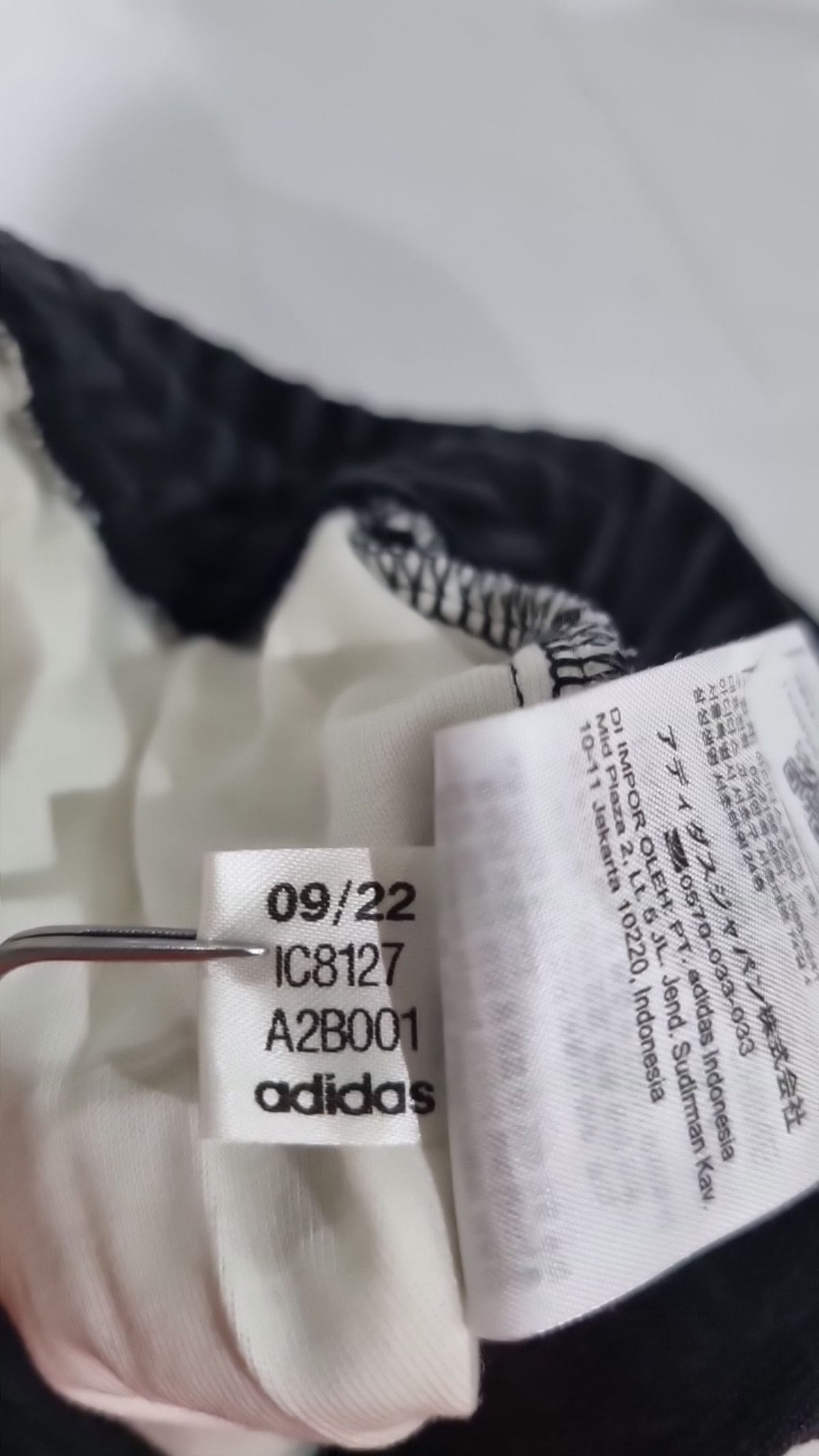 아디다스(ADIDAS) 아디브레이크 벨루어 팬츠 - 블랙 / IC8127 XXS