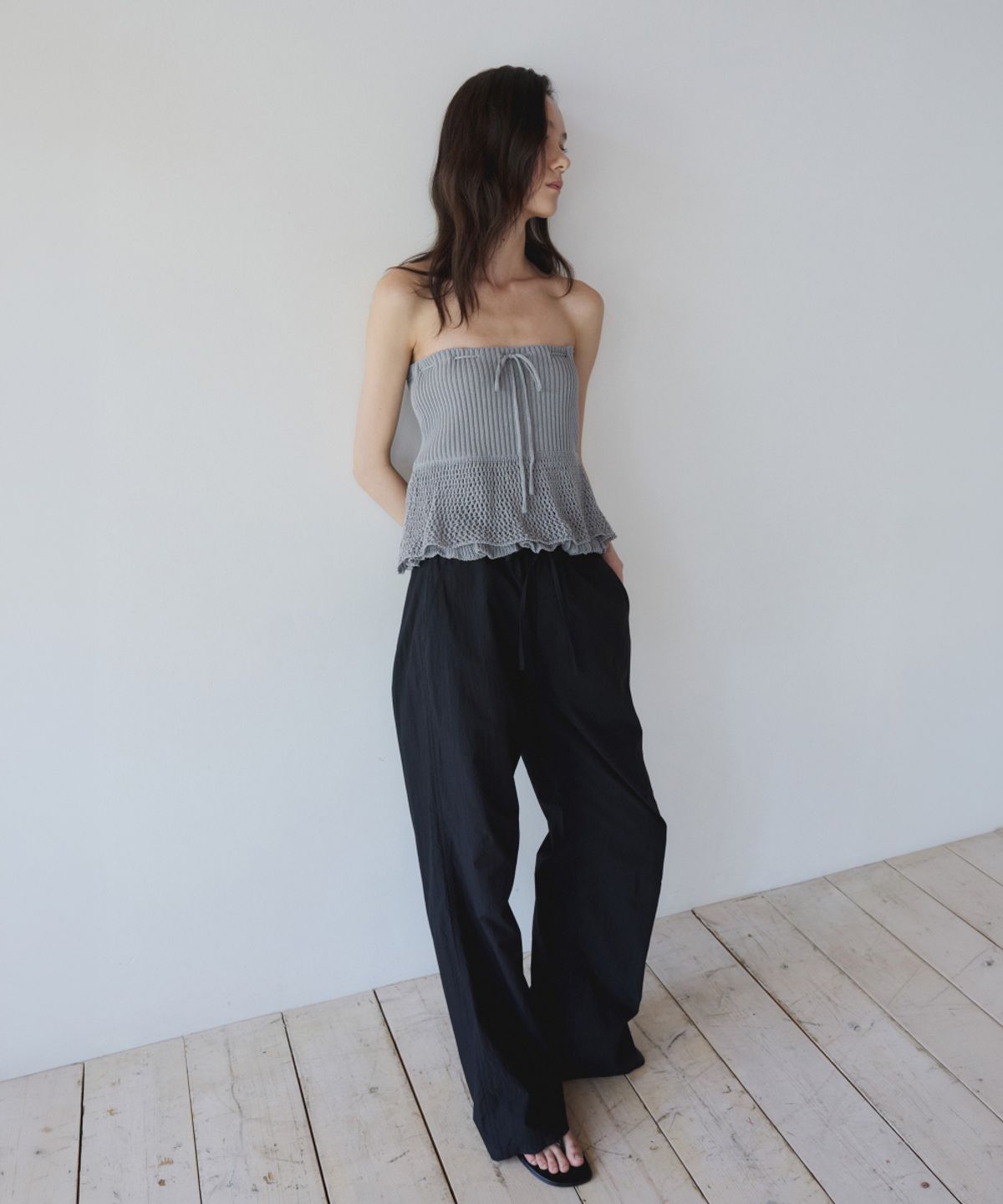 이어닝(YEARNING) LAYERED RUFFLE KNIT MINI SKIRT, DUST GREY