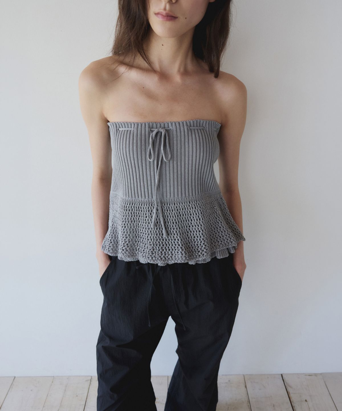 이어닝(YEARNING) LAYERED RUFFLE KNIT MINI SKIRT, DUST GREY