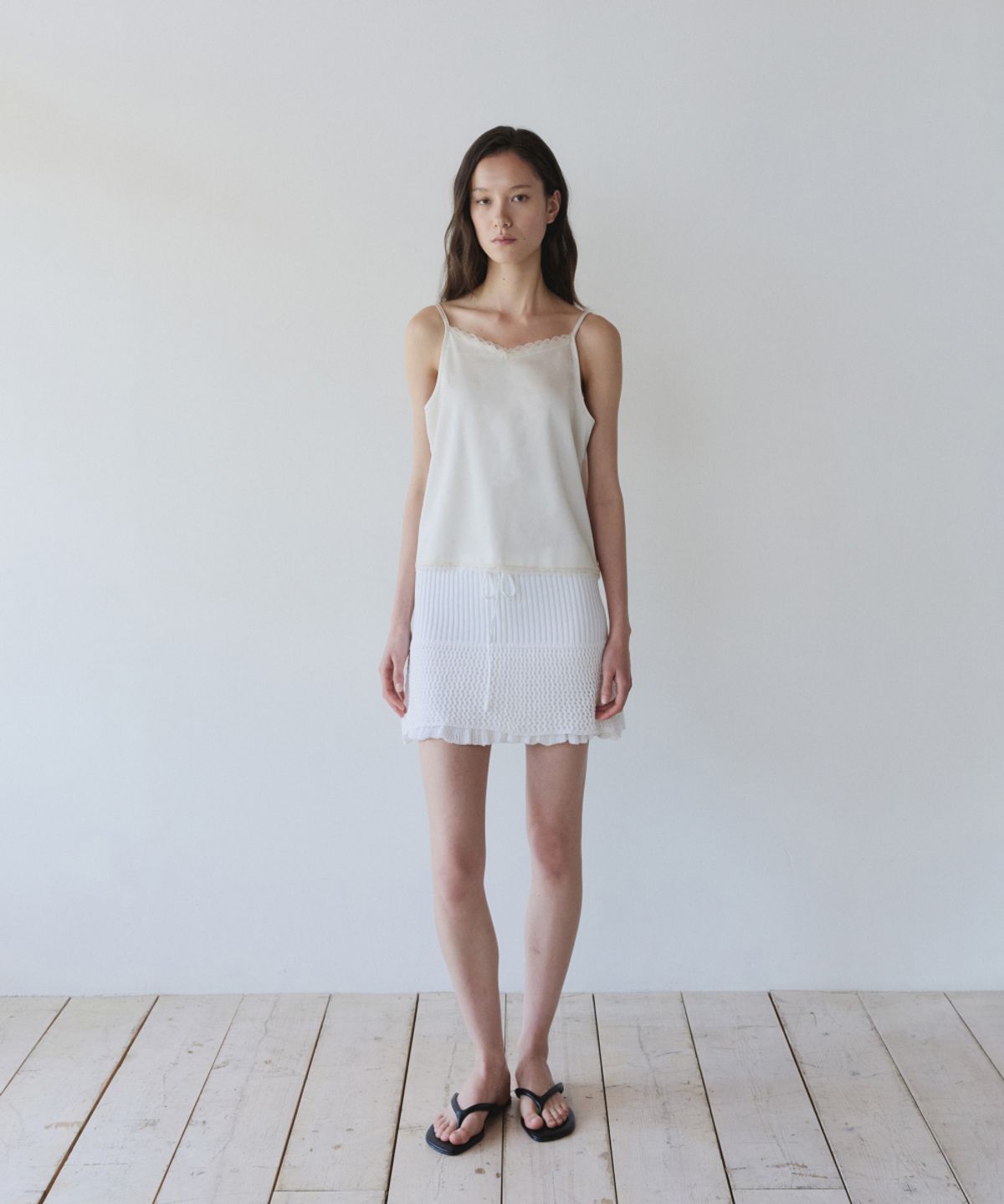 이어닝(YEARNING) LAYERED RUFFLE KNIT MINI SKIRT, IVORY