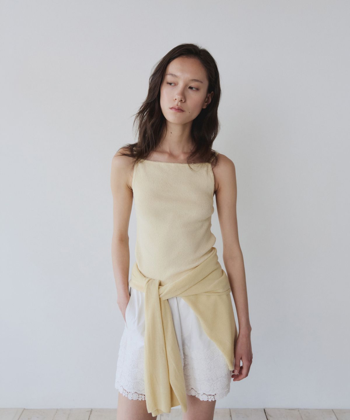이어닝(YEARNING) LINEN SQUARE NECK KNIT SLEEVELESS, BUTTER