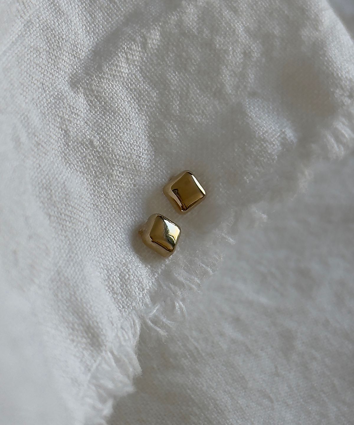 파예(FAYE) 14k Cube earrings
