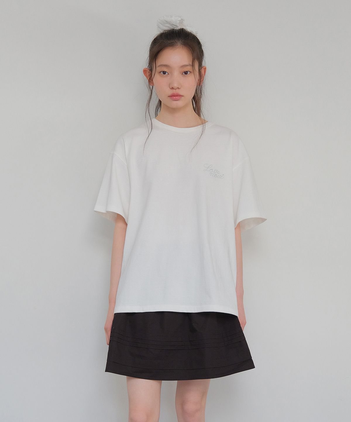 모의(MOUI) Lettering T shirt (O/WHITE)