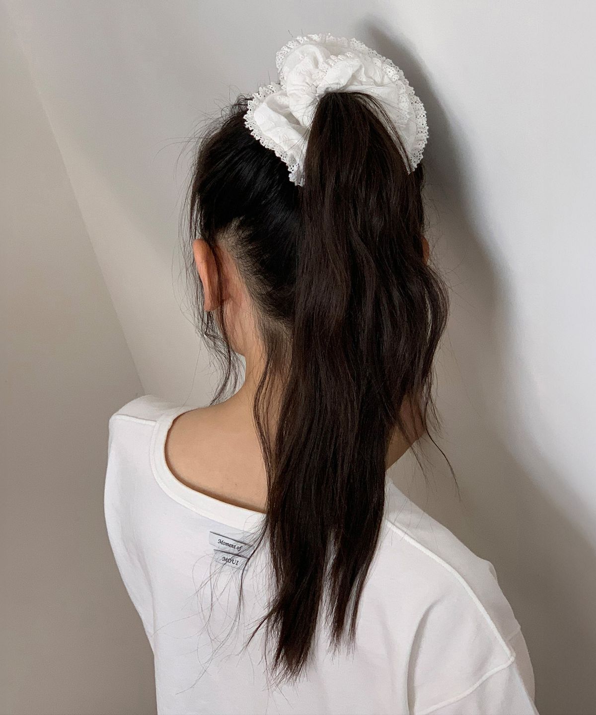 모의(MOUI) Ribbon lace hair scrunchie (WHITE)