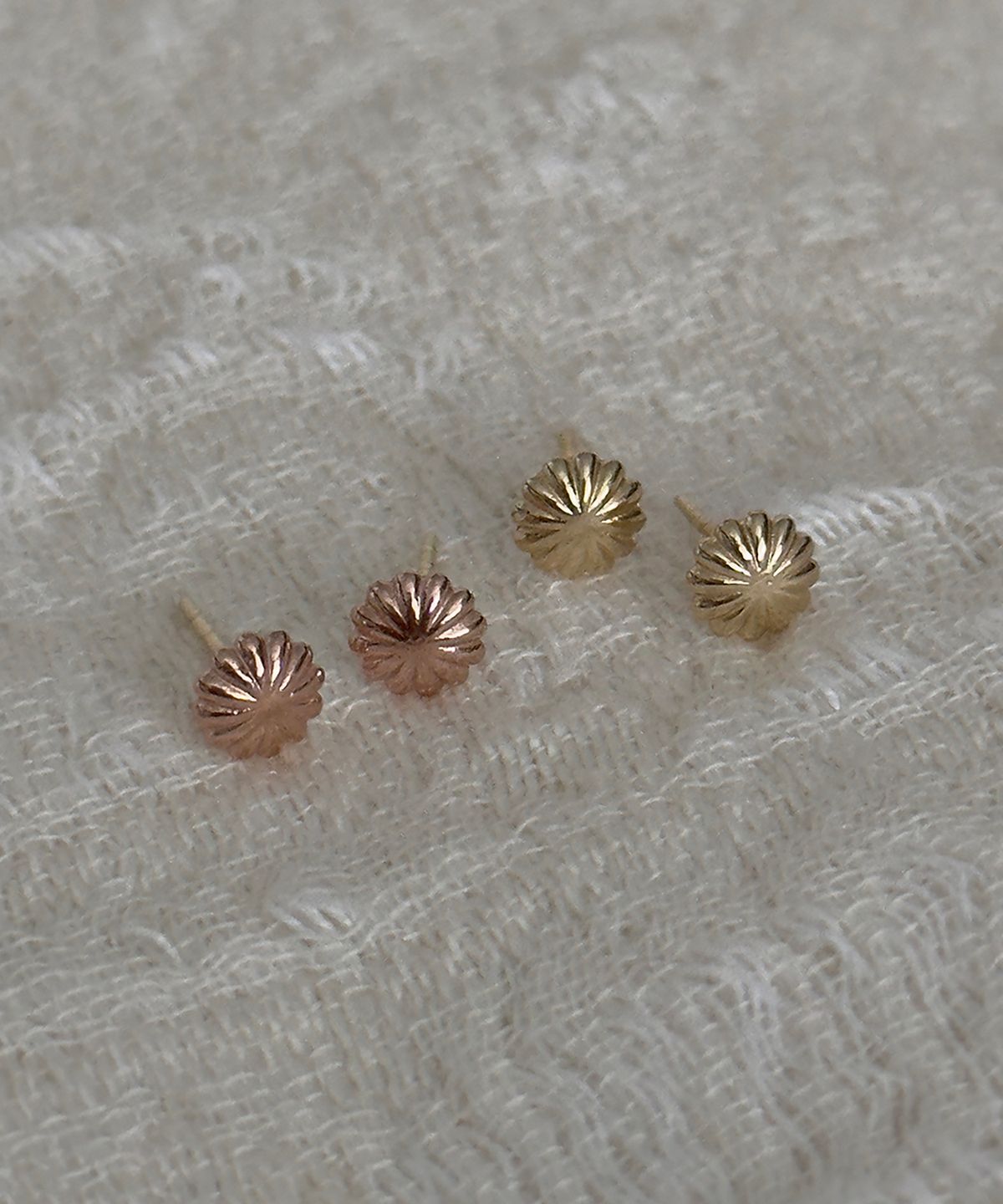 파예(FAYE) 14k Daisy earrings