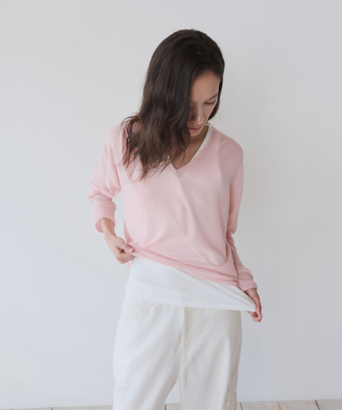 이어닝(YEARNING) LIGHT LINEN V-NECK SUMMER KNIT, POWDER PINK