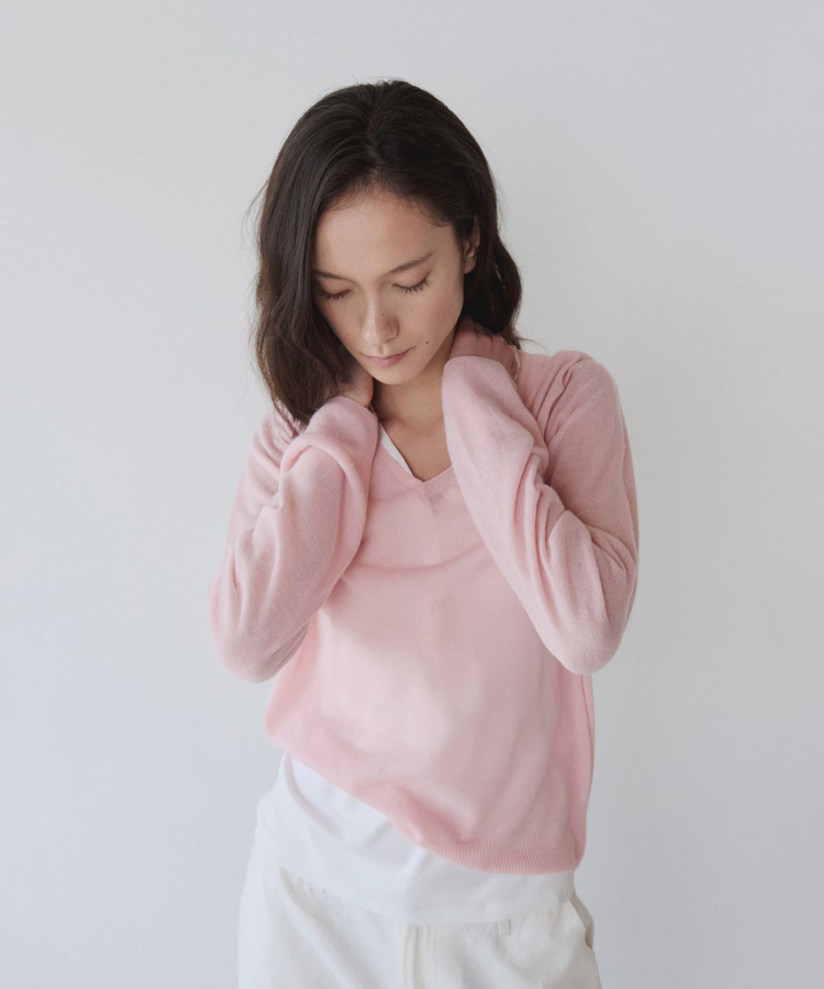 이어닝(YEARNING) LIGHT LINEN V-NECK SUMMER KNIT, POWDER PINK